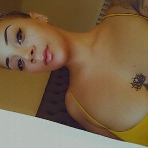 Meet your Posher, Ashley clara